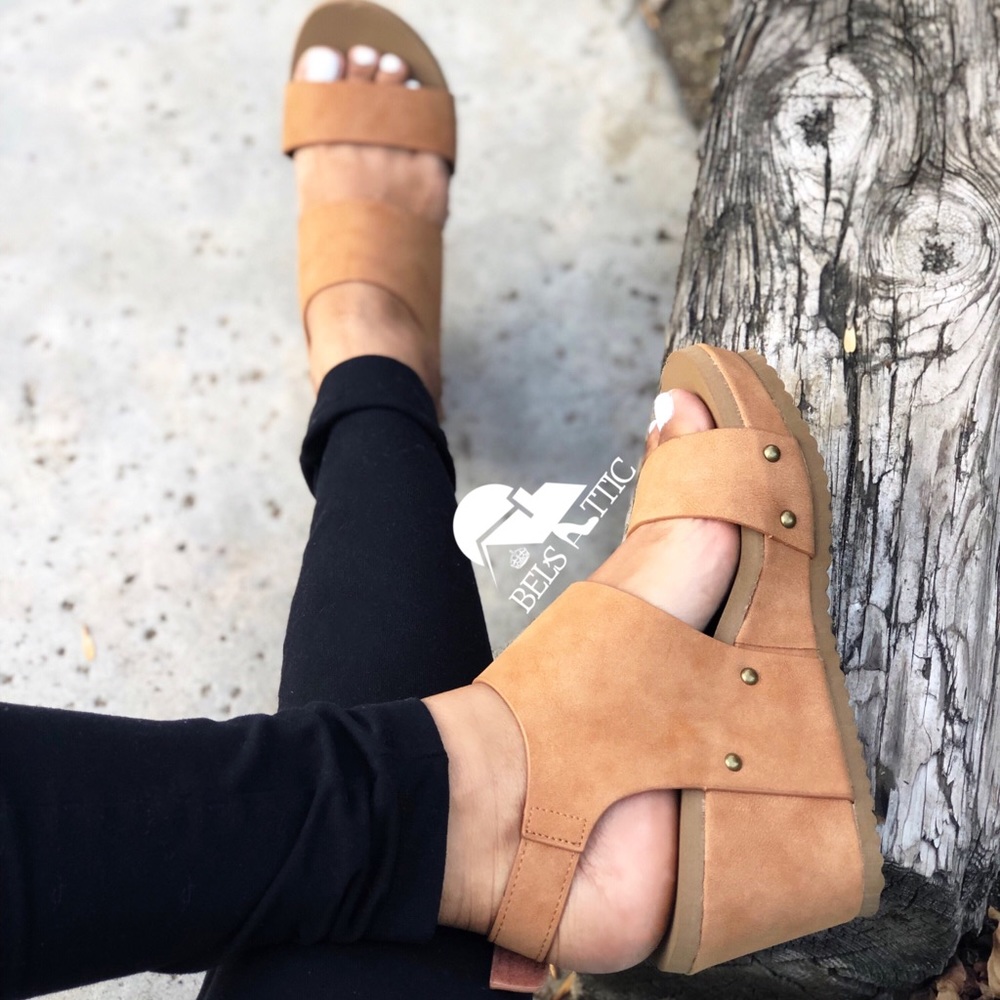 Camel Platform Wedge Sandals - Picture 4 of 4